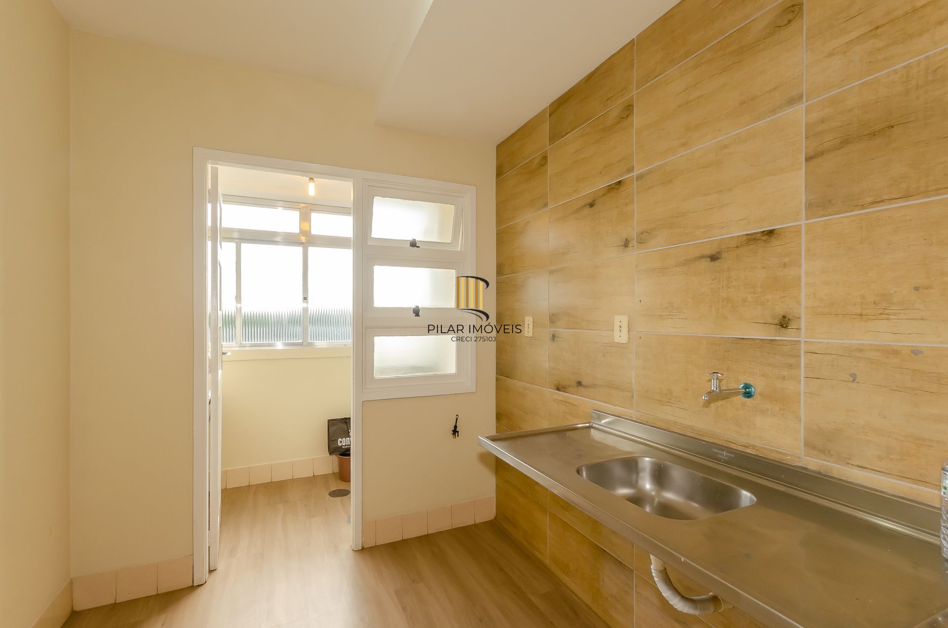 Edifício Torres do Sul - Apartamento a venda com 1 dormitório no Bairro Cavalhada