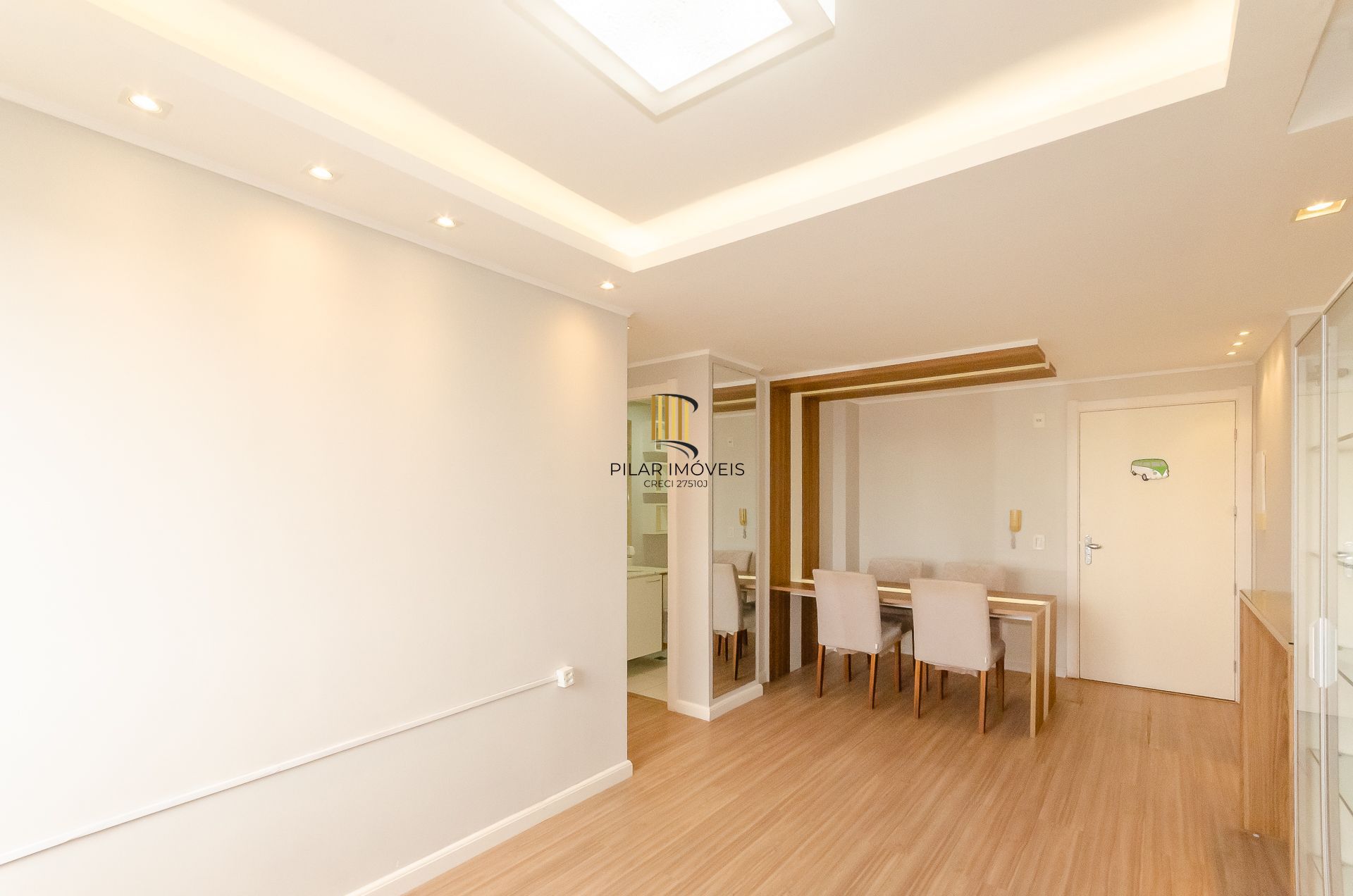 Icon Residencial Apartamento último andar de 2 dormitórios com Suíte Semi mobiliado