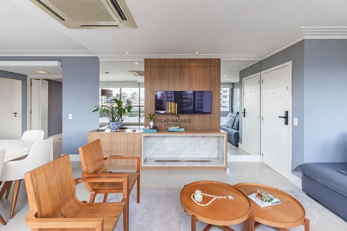 Apartamento de 3 dormitórios próximo ao Grêmio Náutico União