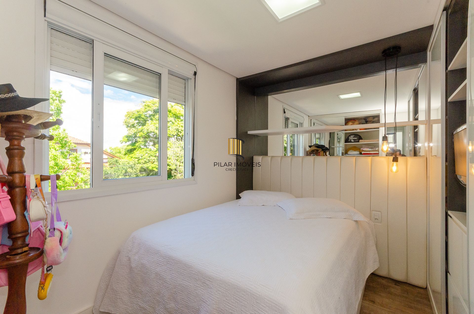 Casa de Condomínio em Porto Alegre, RS - Casa com 3 Suítes Plenas