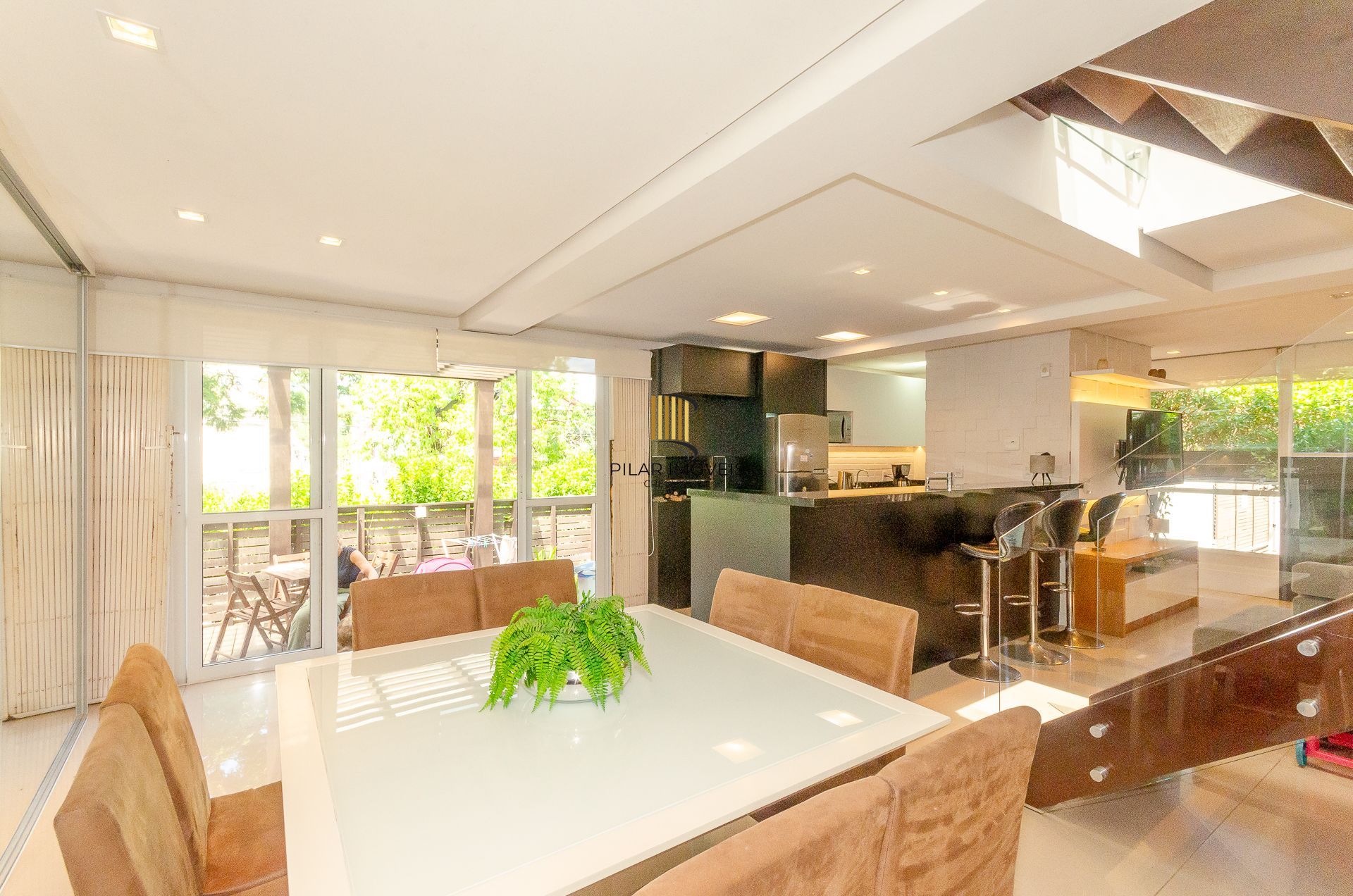 Casa de Condomínio em Porto Alegre, RS - Casa com 3 Suítes Plenas