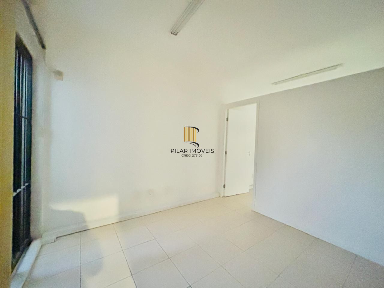 Centro Profissional El Greco Sala Comercial no Bairro Petrópolis