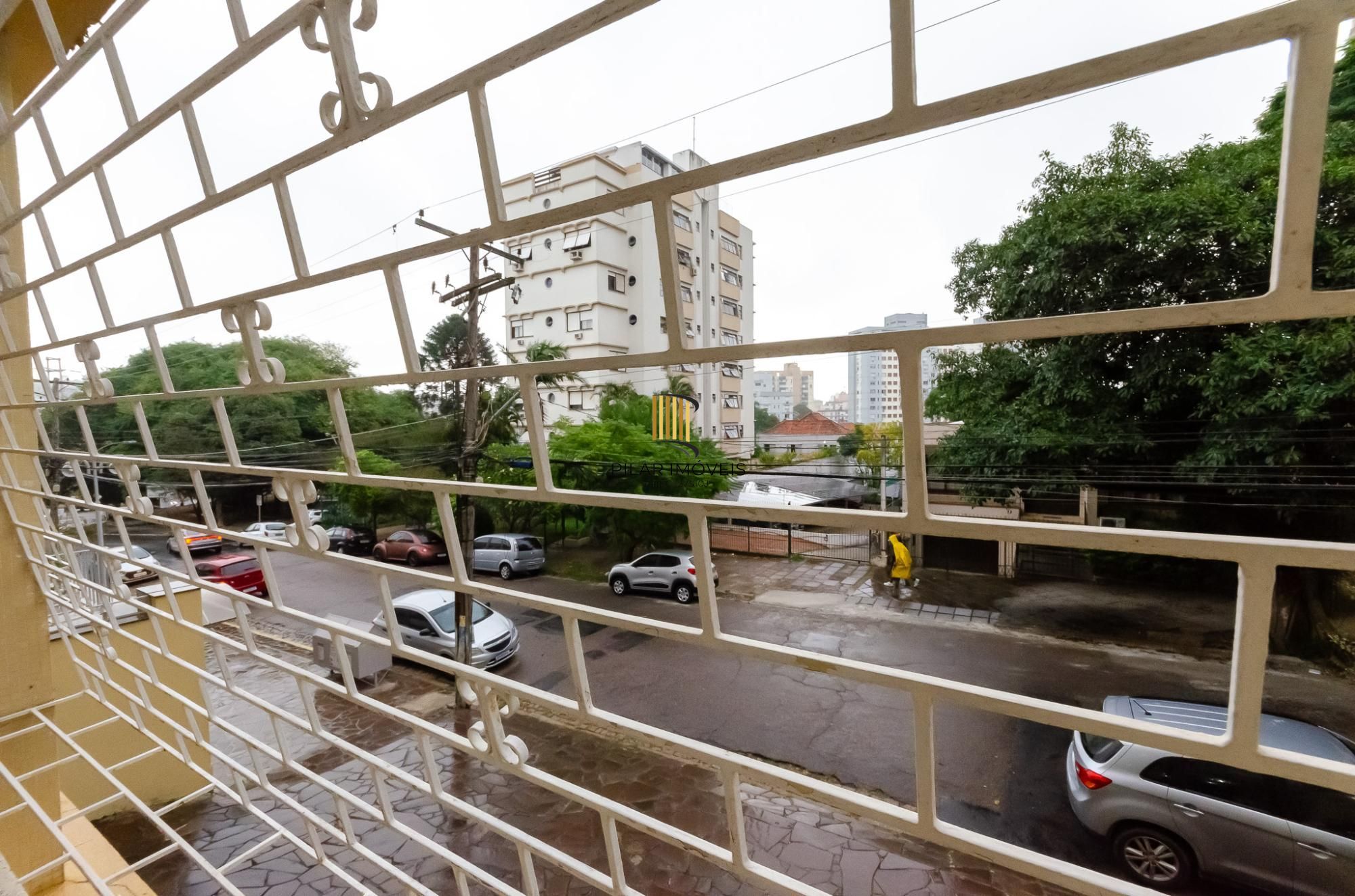 Edifício Ione Apartamento 3 dormitórios no Bairro Petrópolis