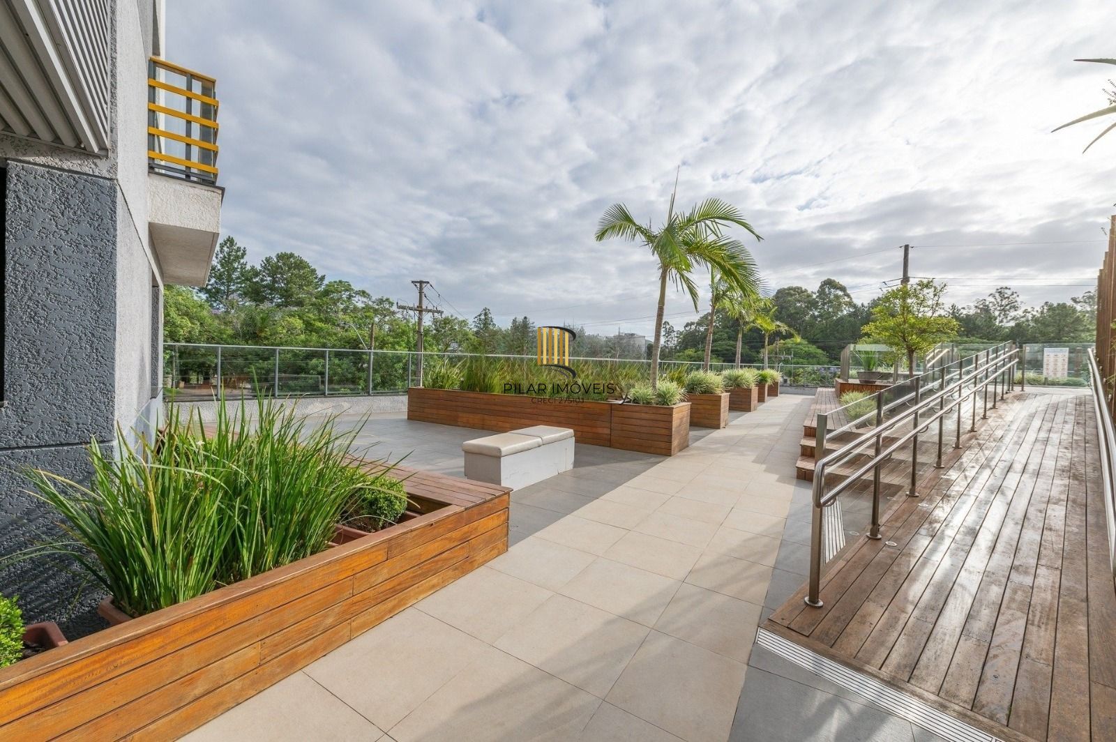 Yellow residence Apartamento de 2 Dormitórios Semimobiliado com 2 Vagas Próximo a Pucrs