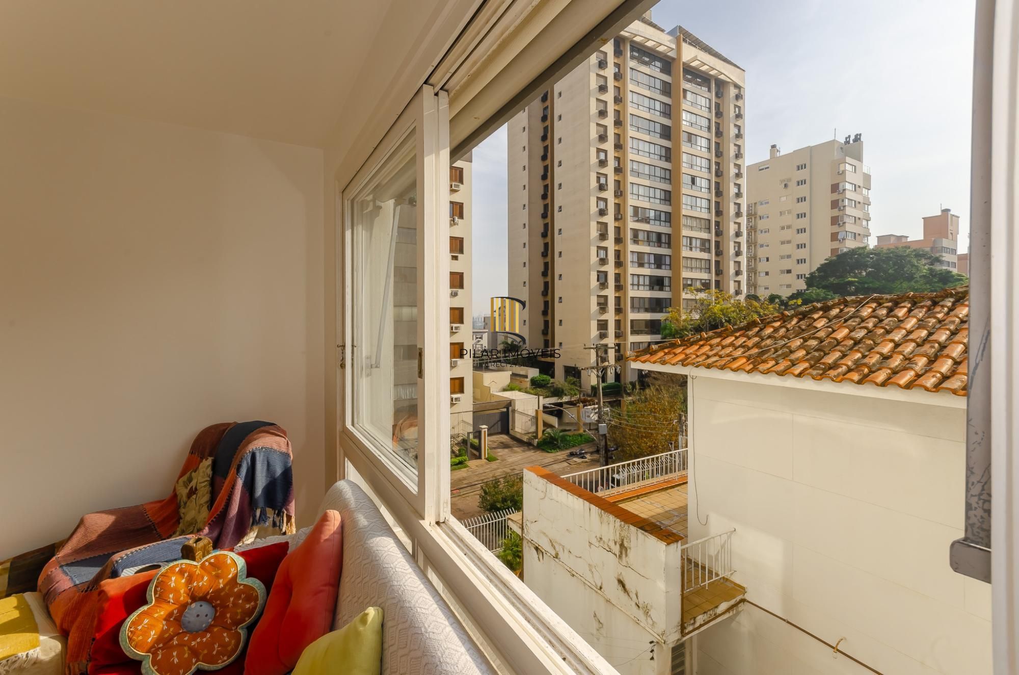 Edifício Solar Pederneiras Apartamento 2 dormitórios no Bairro Petrópolis