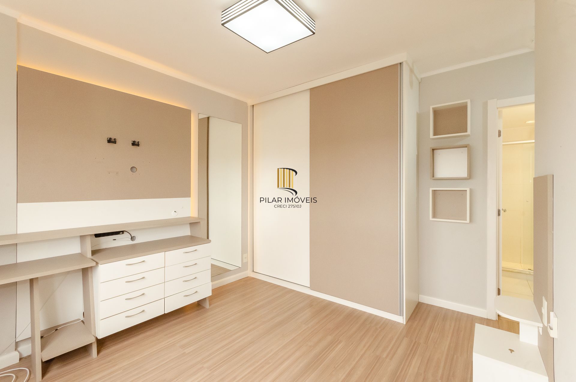 Icon Residencial Apartamento último andar de 2 dormitórios com Suíte Semi mobiliado