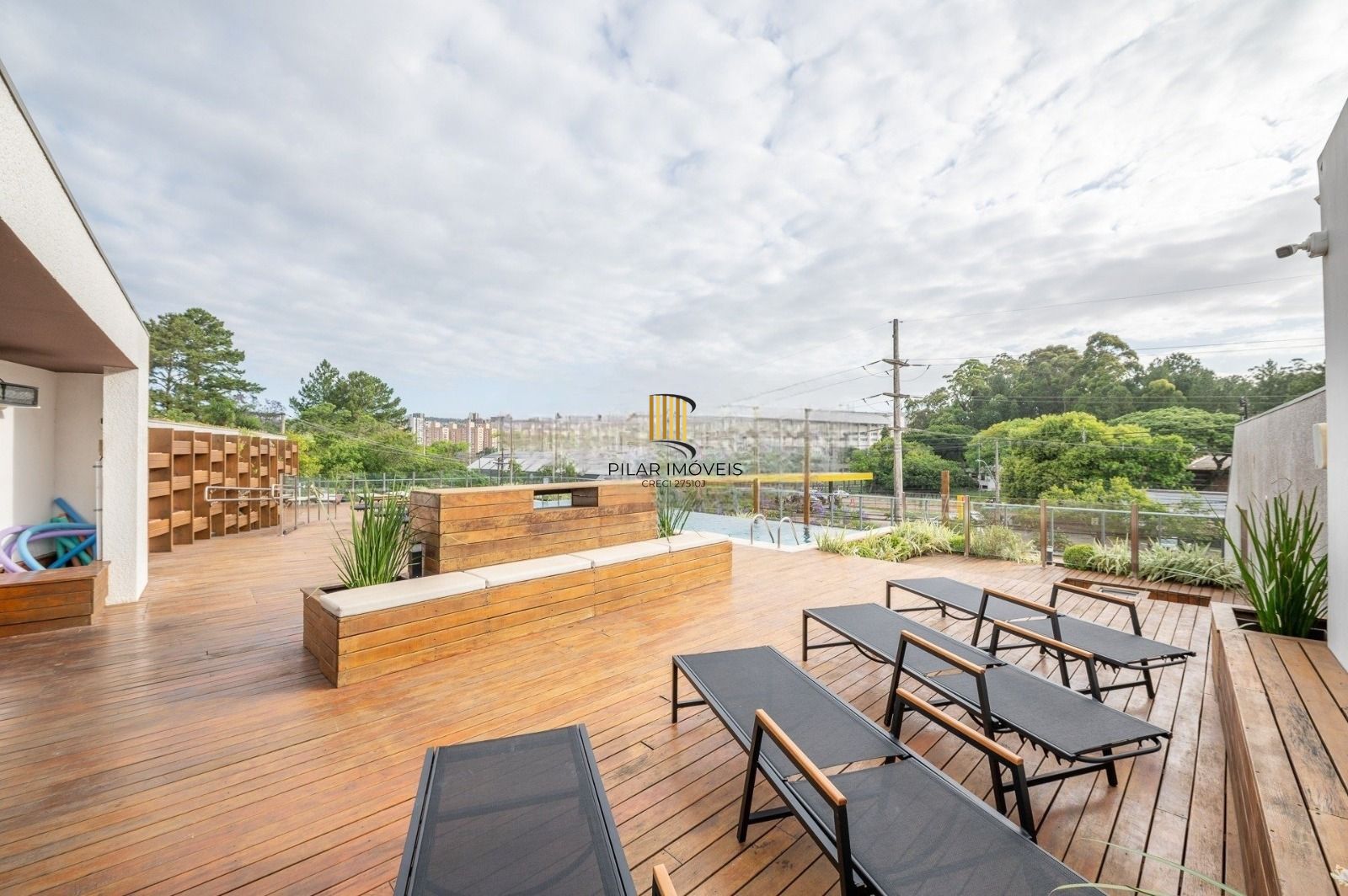 Yellow residence Apartamento de 2 Dormitórios Semimobiliado com 2 Vagas Próximo a Pucrs