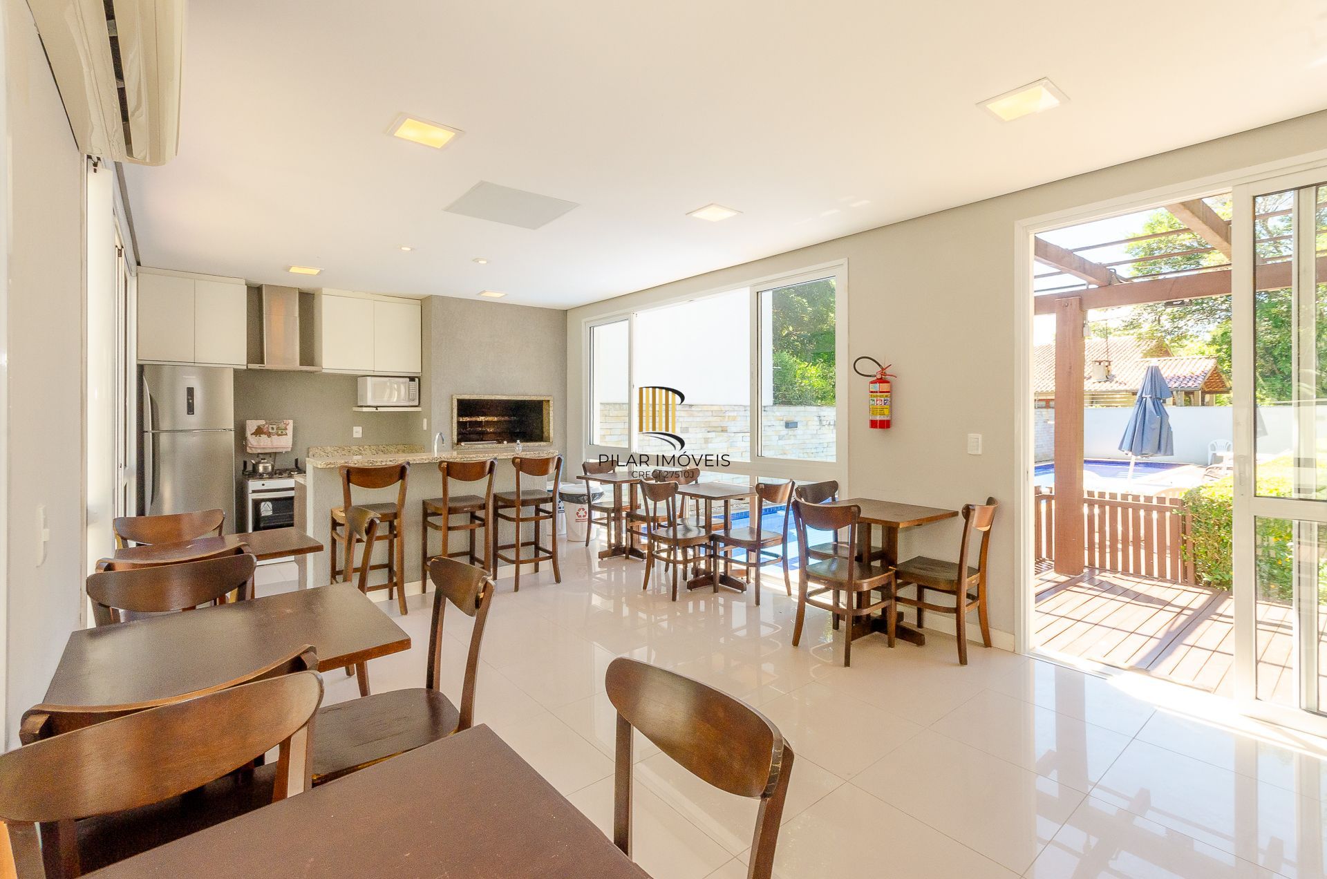 Casa de Condomínio em Porto Alegre, RS - Casa com 3 Suítes Plenas