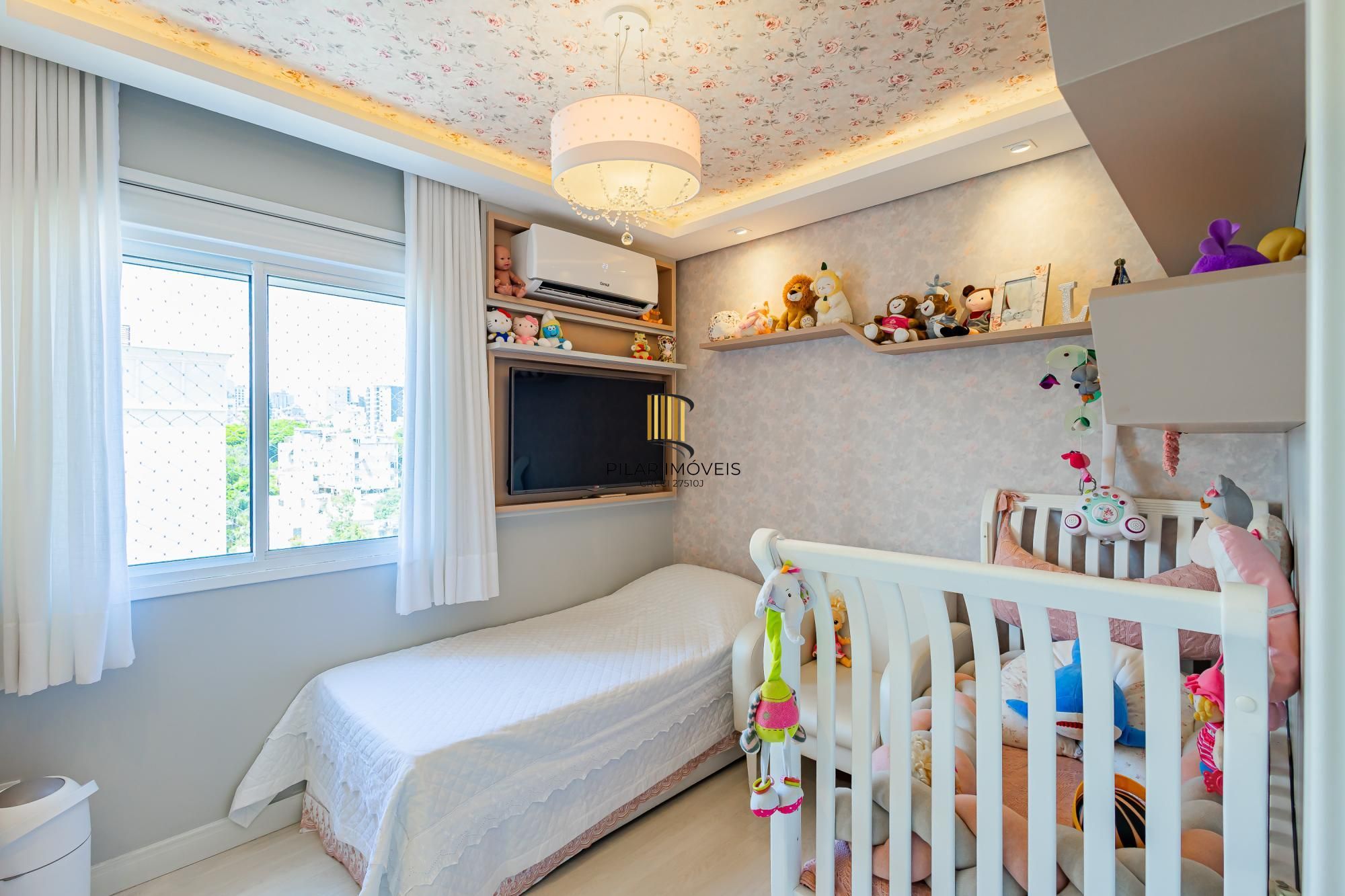 Apartamento Higienópolis de 2 Dormitórios com Suíte e Duas Vagas