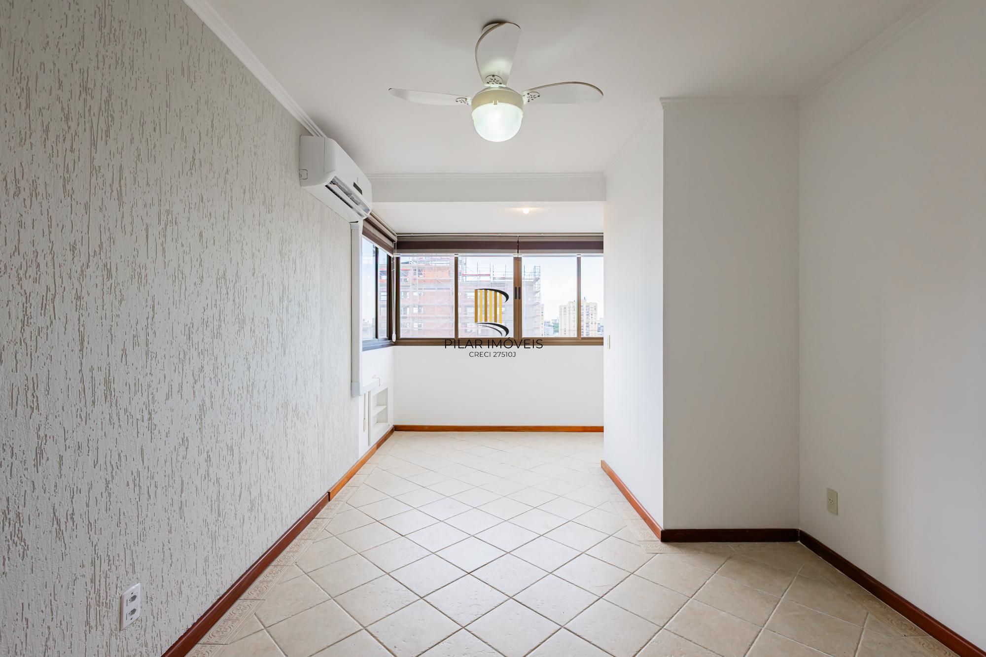 Colinas Garden Apartamento de 2 Dormitórios com Suíte e 2 Vagas no Bairro Passo d'Areia