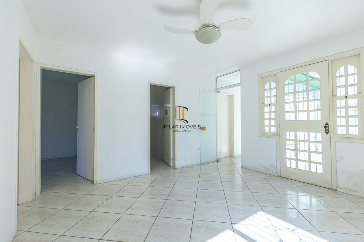 Casa 4 dormitórios Petrópolis