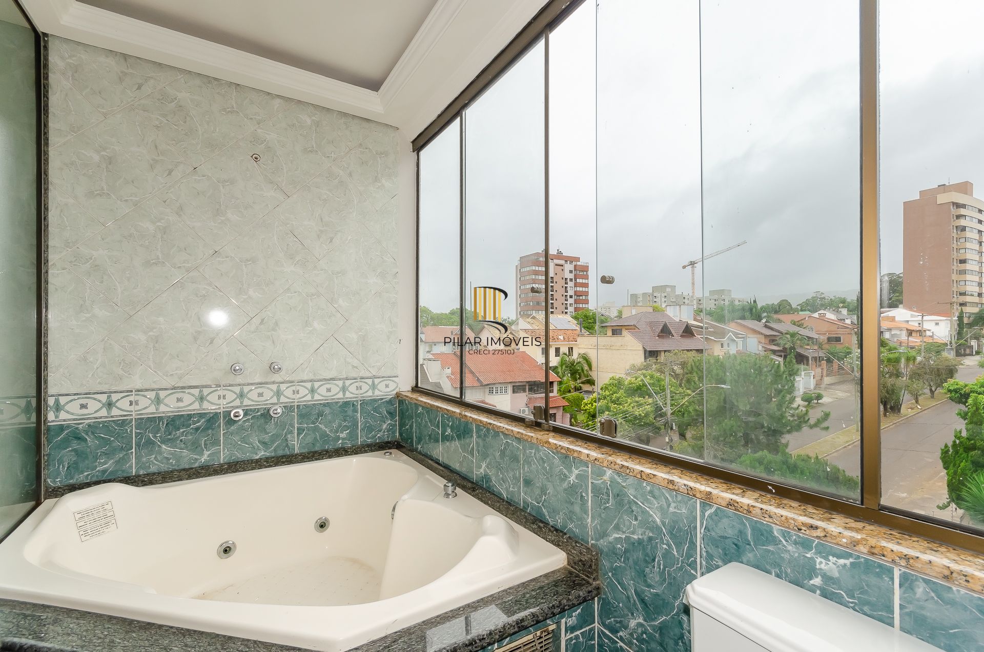 Edifício Canaã Cobertura com 3 dormitórios no bairro jardim Itú