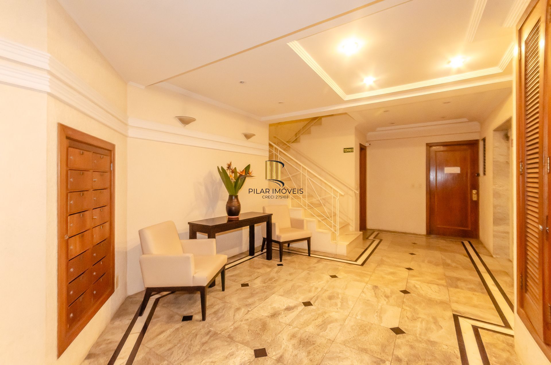 Edifício Luciana - Apartamento a venda com 2 dormitórios no Bairro Petrópolis