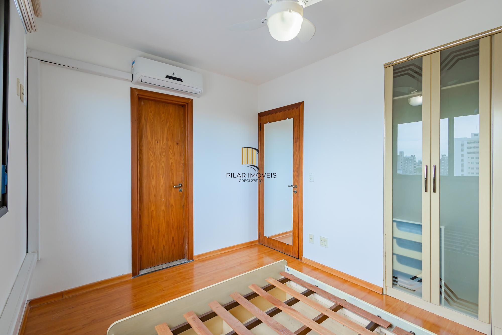 Colinas Garden Apartamento de 2 Dormitórios com Suíte e 2 Vagas no Bairro Passo d'Areia