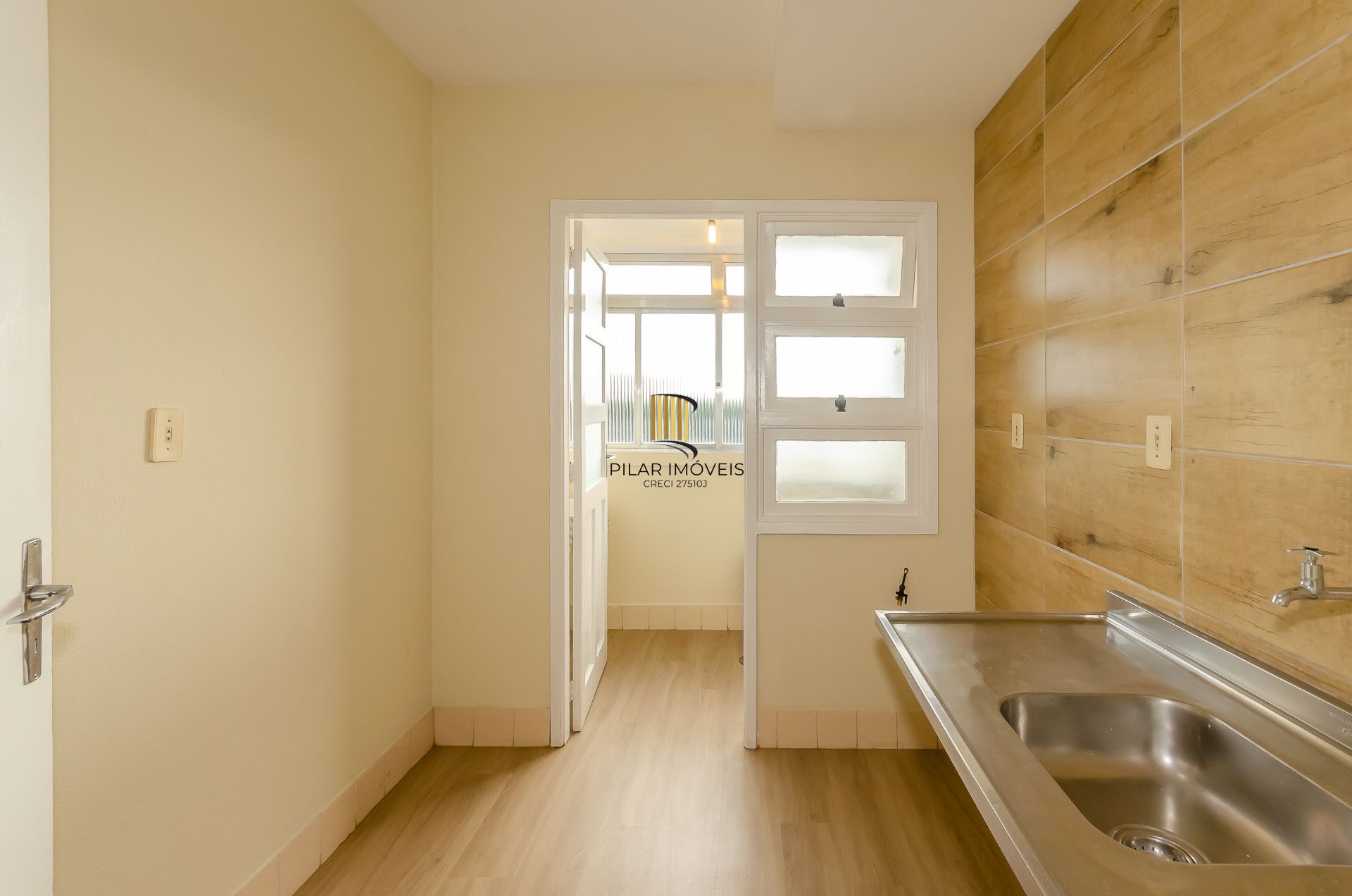 Edifício Torres do Sul - Apartamento a venda com 1 dormitório no Bairro Cavalhada