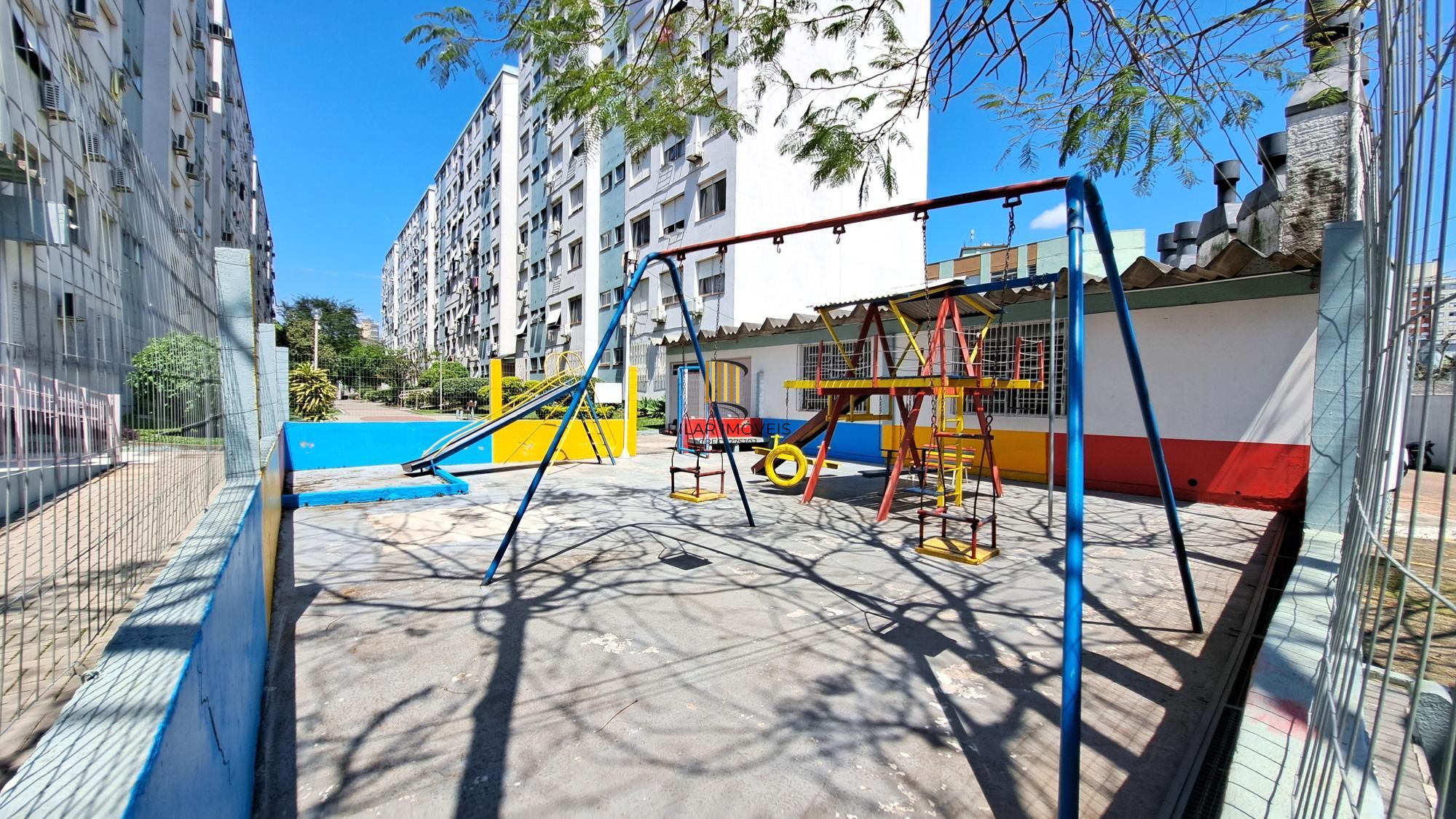 Apartamento 2 dormitórios com vaga no bairro Sarandi