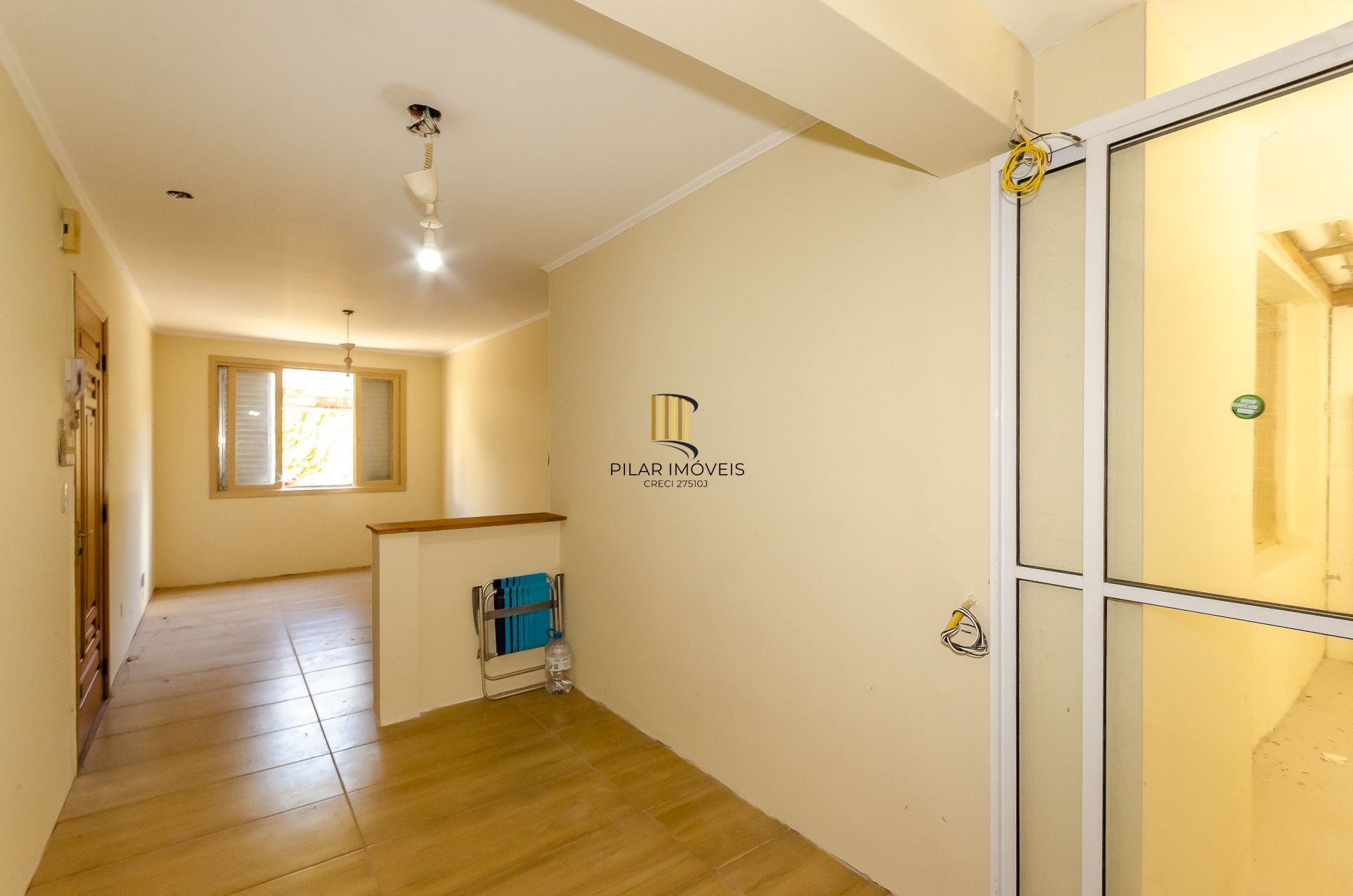 Edifício Dom Fernando Apartamento com 2 dormitórios com pátio e vaga de garagem no Partenon