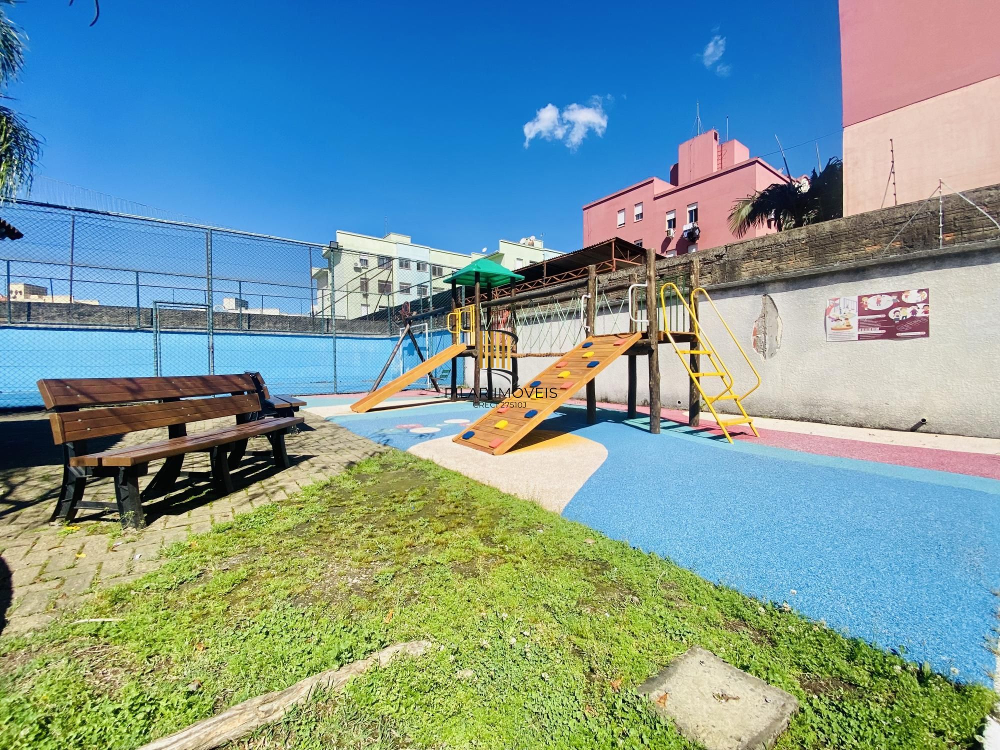 Apartamento de 2 dormitórios térreo no Sarandi