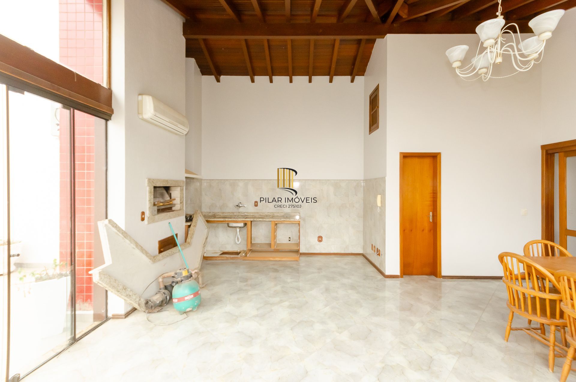 Edifício Canaã Cobertura com 3 dormitórios no bairro jardim Itú