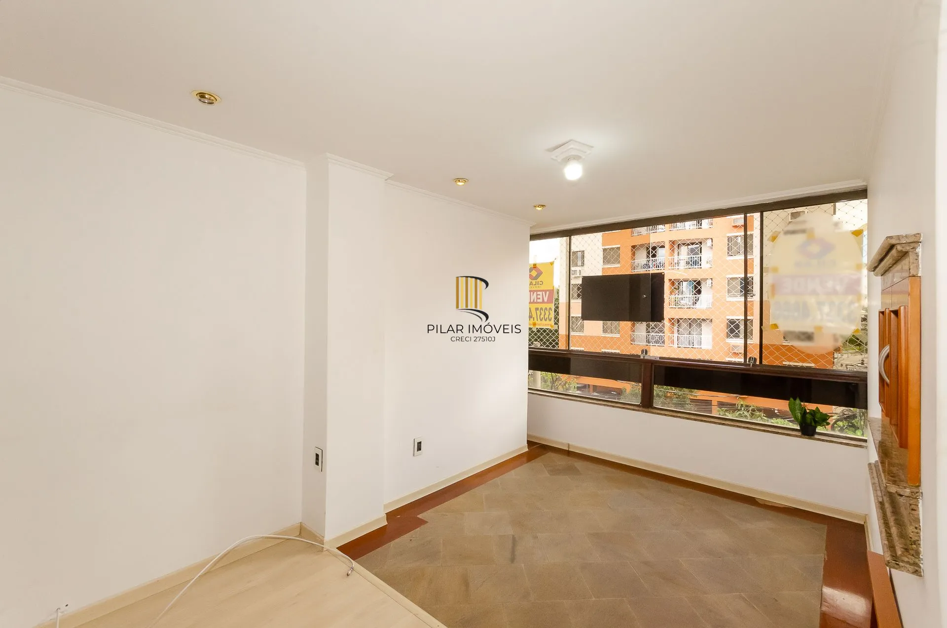 Apartamento 2 dormitórios com churrasqueira no bairro Cristo Redentor