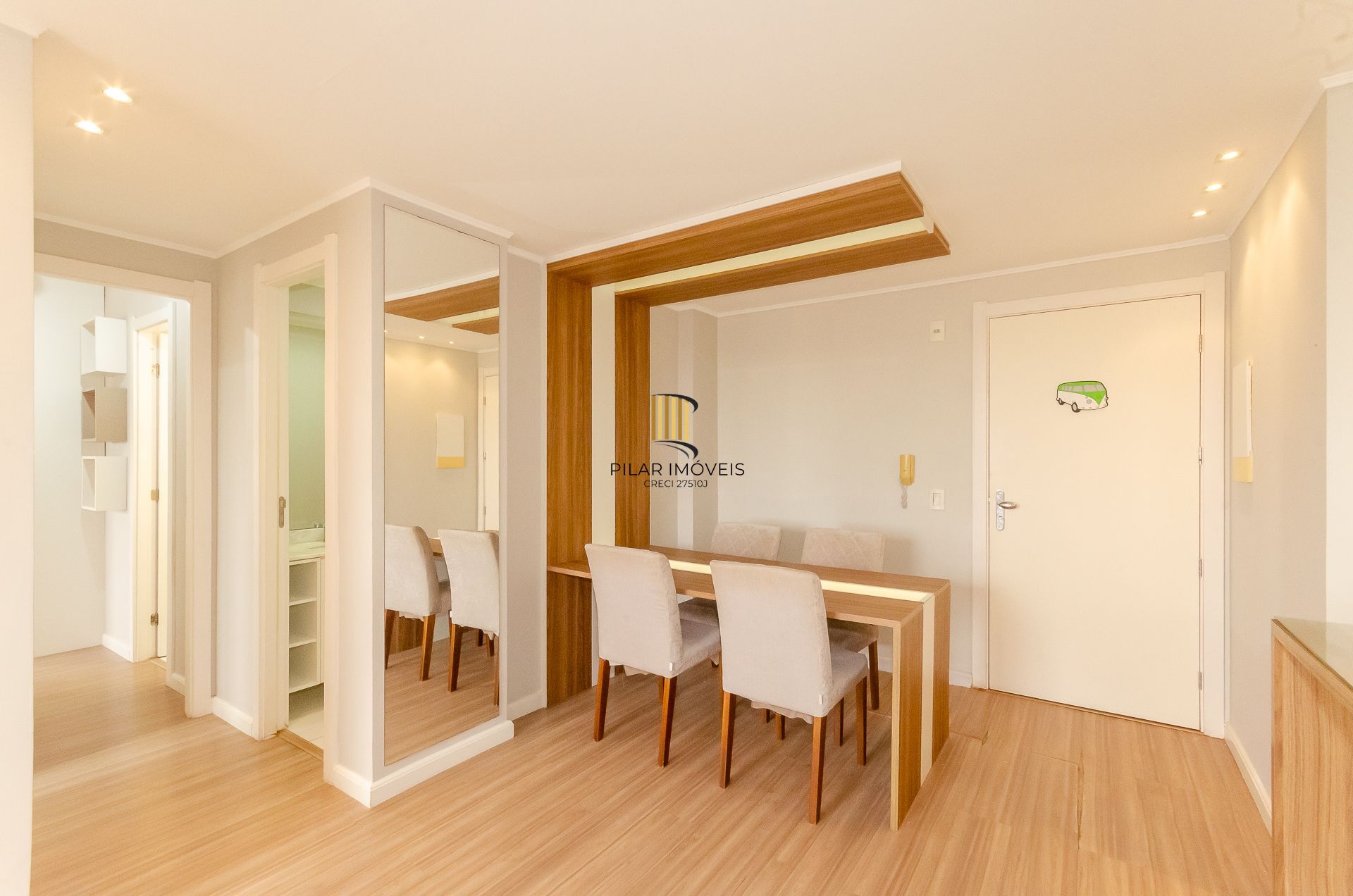 Icon Residencial Apartamento último andar de 2 dormitórios com Suíte Semi mobiliado