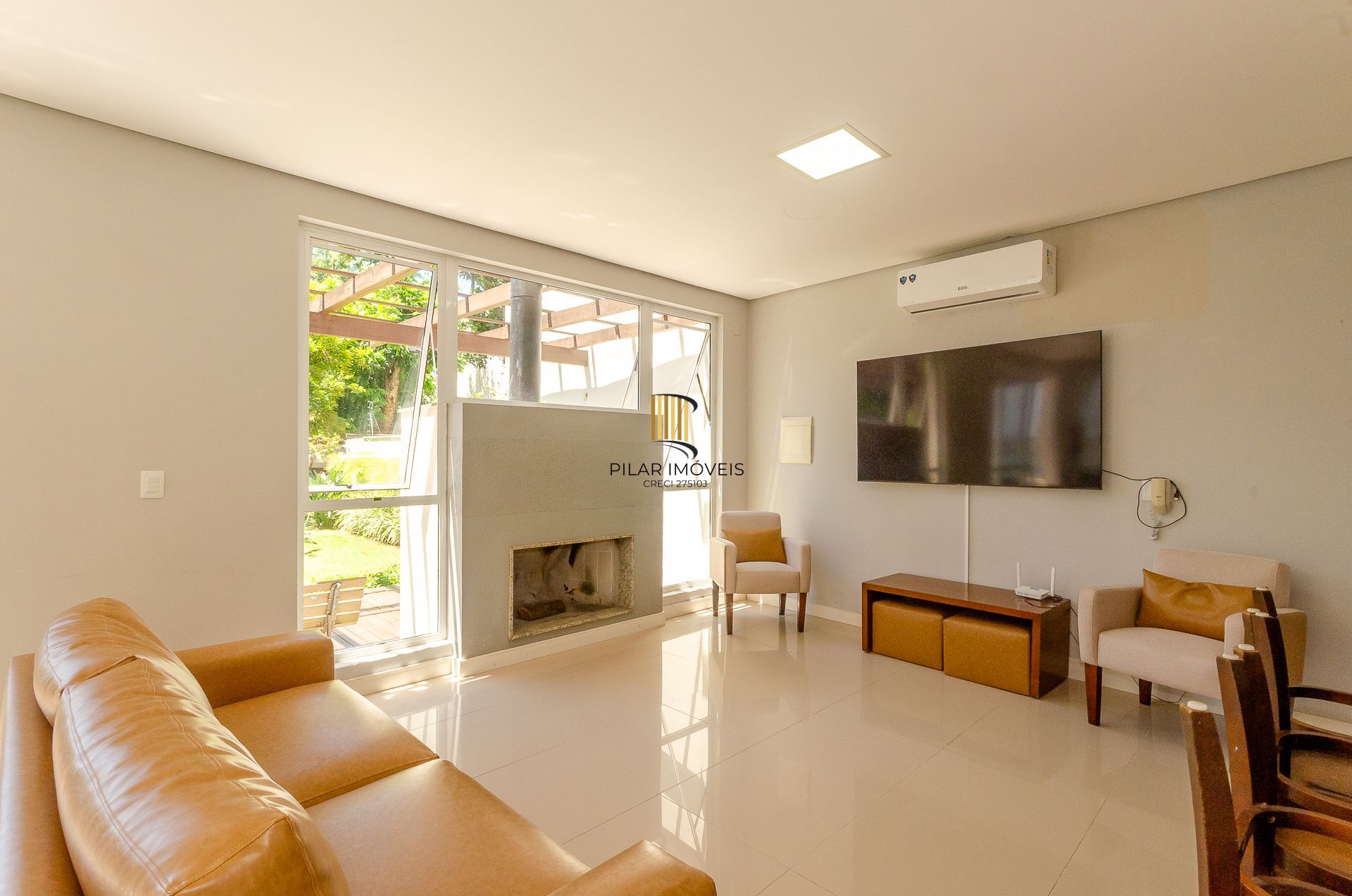 Casa de Condomínio em Porto Alegre, RS - Casa com 3 Suítes Plenas