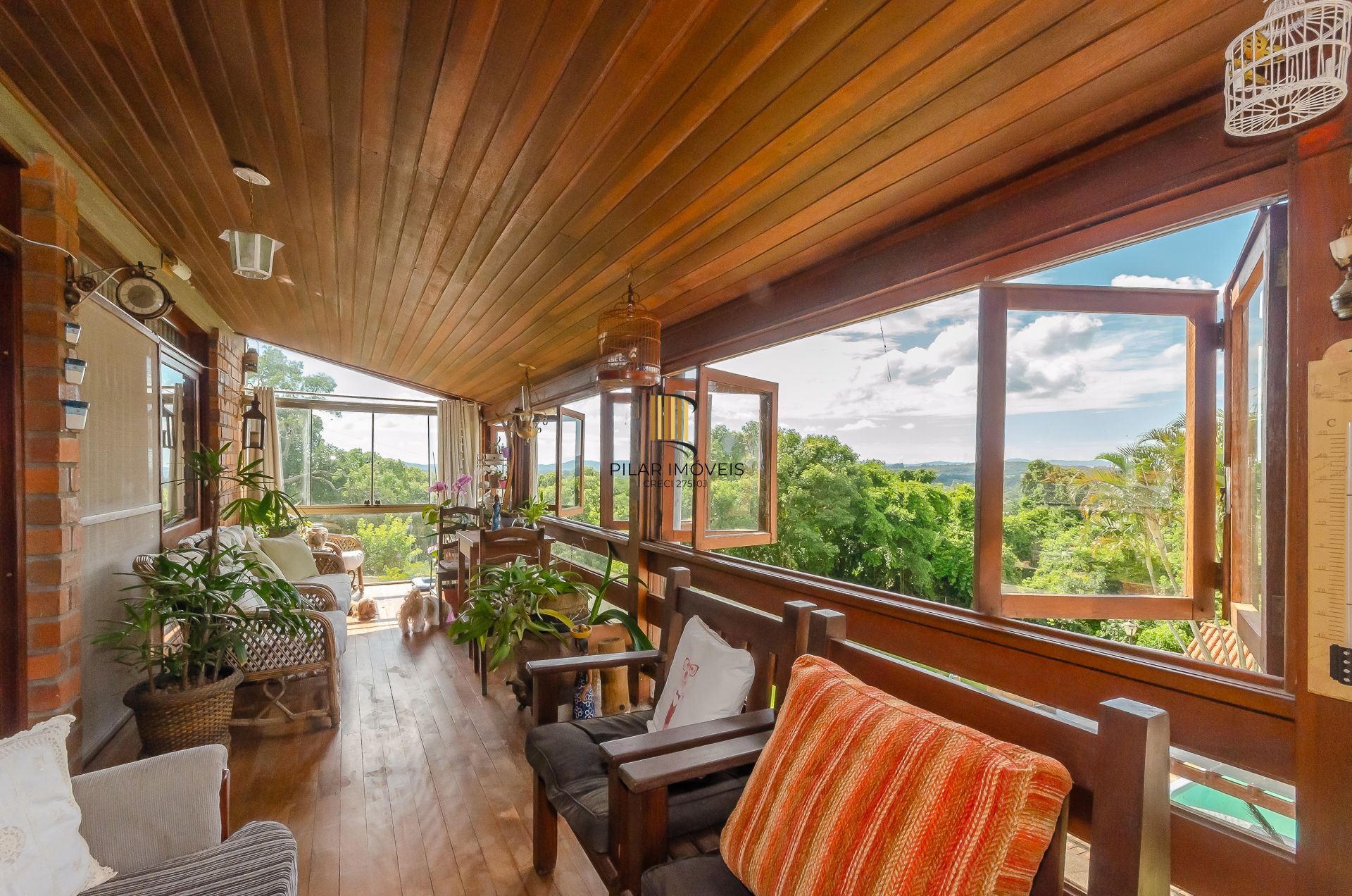 Casa Exclusiva na Zona Sul com Vista Panorâmica, Piscina e Poço Artesiano!