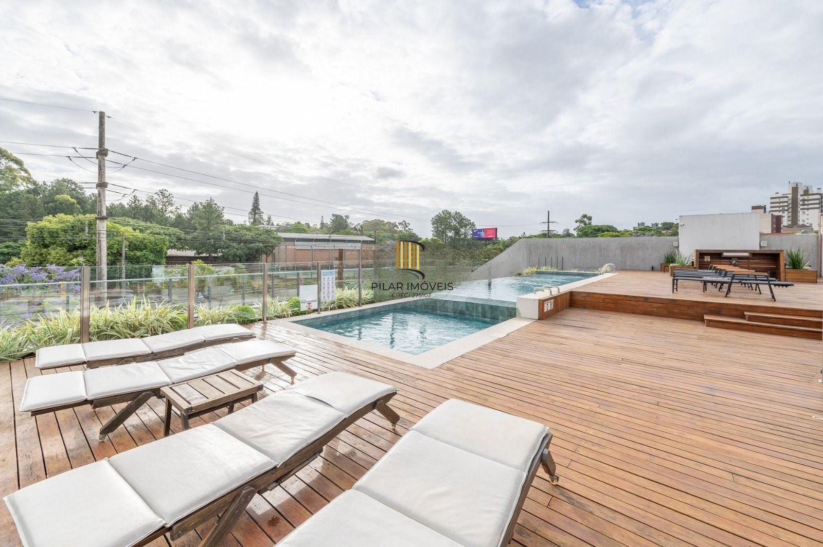 Yellow residence Apartamento de 2 Dormitórios Semimobiliado com 2 Vagas Próximo a Pucrs