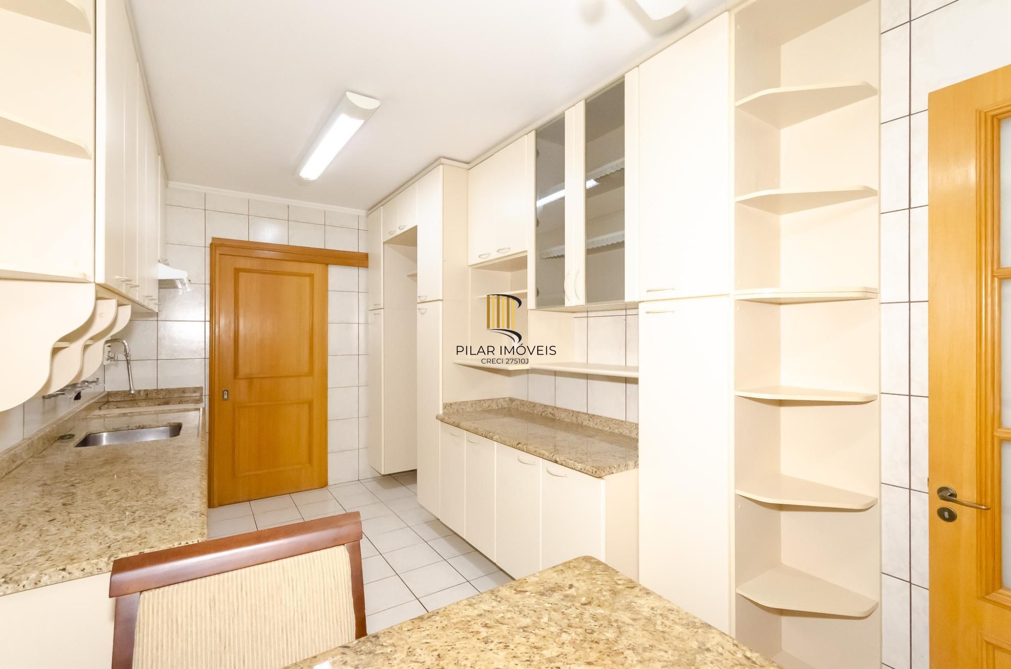 Edifício Ione Apartamento 3 dormitórios no Bairro Petrópolis