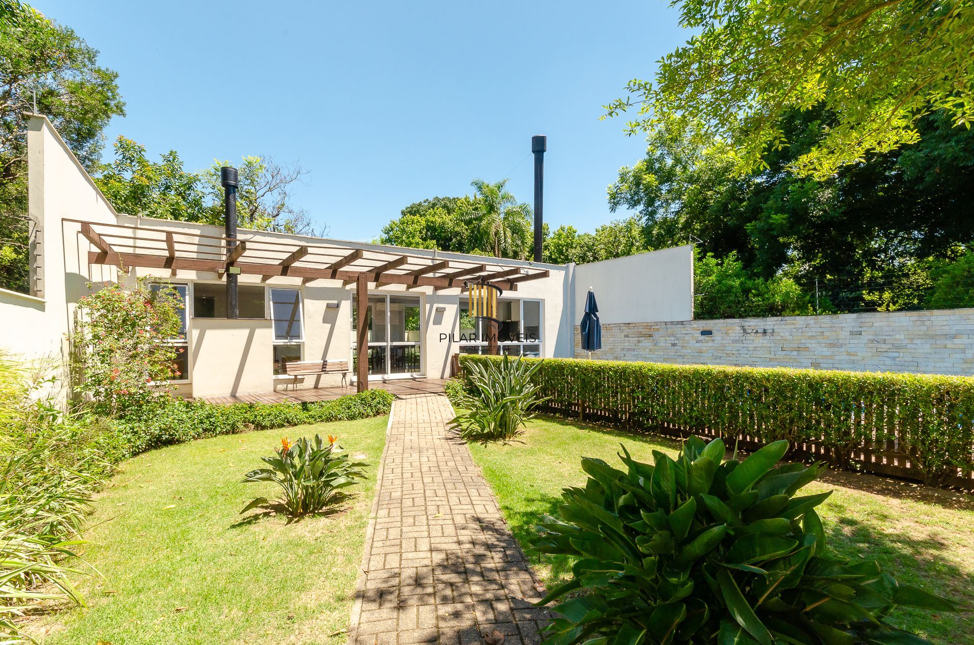 Casa de Condomínio em Porto Alegre, RS - Casa com 3 Suítes Plenas