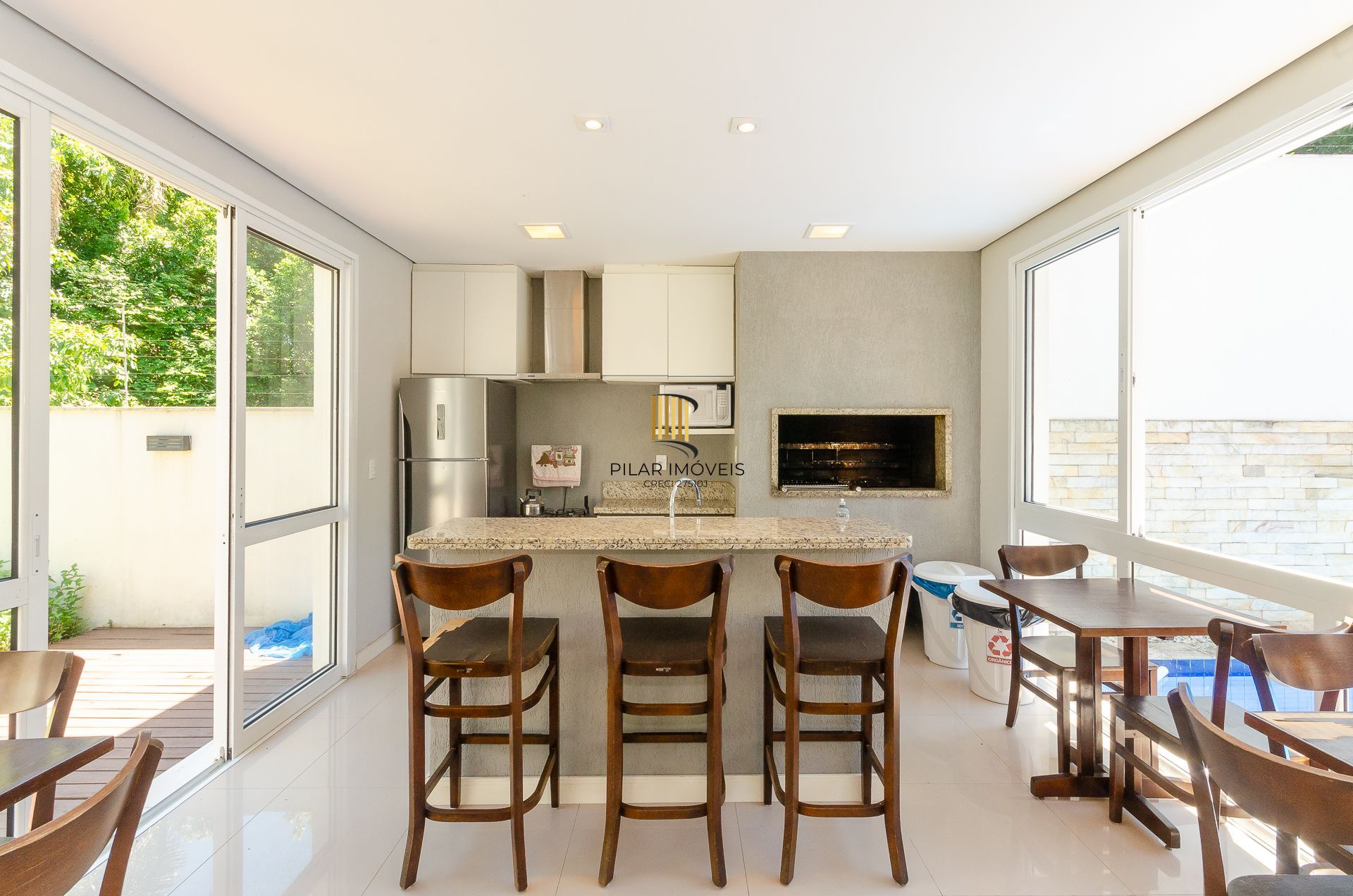 Casa de Condomínio em Porto Alegre, RS - Casa com 3 Suítes Plenas