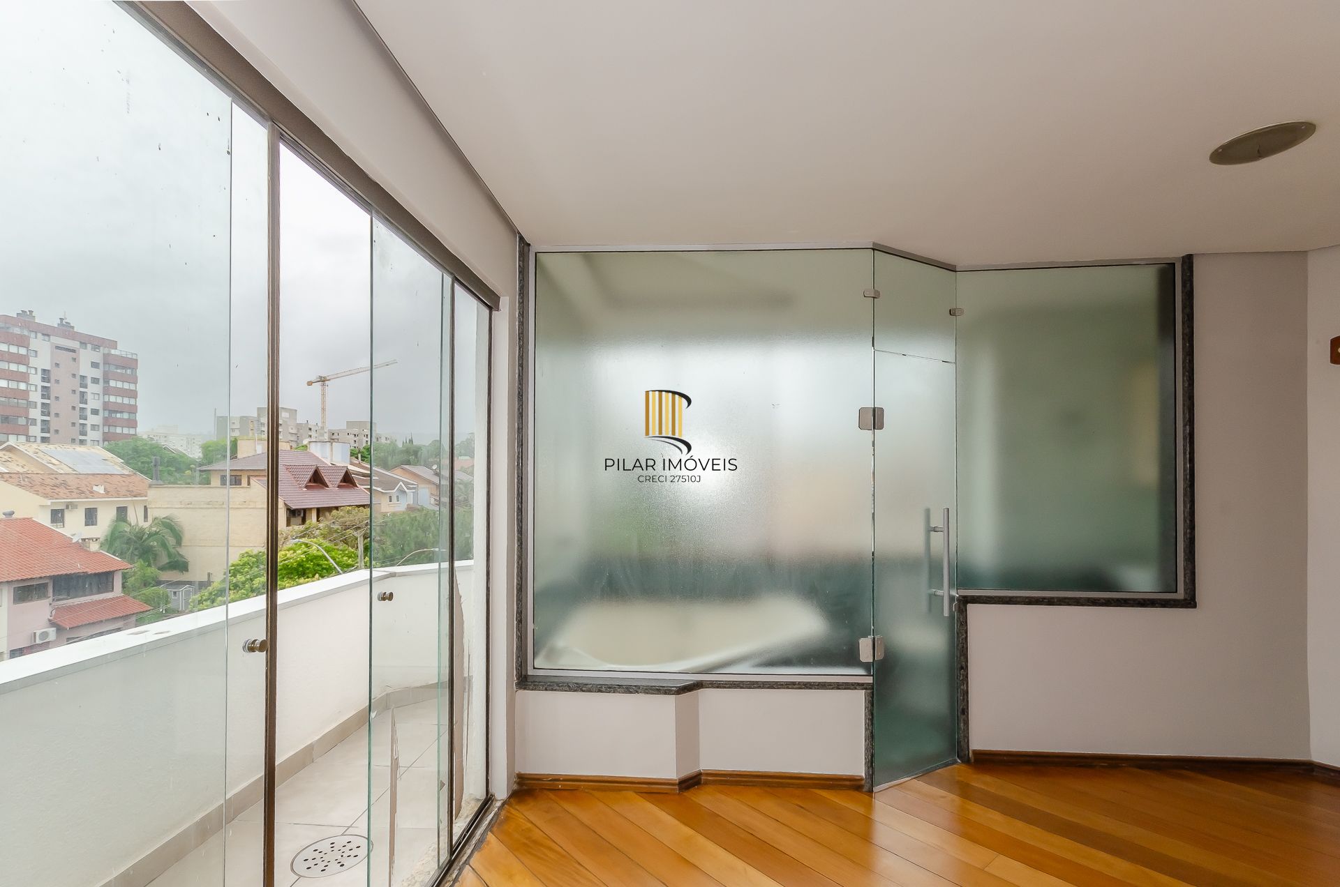 Edifício Canaã Cobertura com 3 dormitórios no bairro jardim Itú