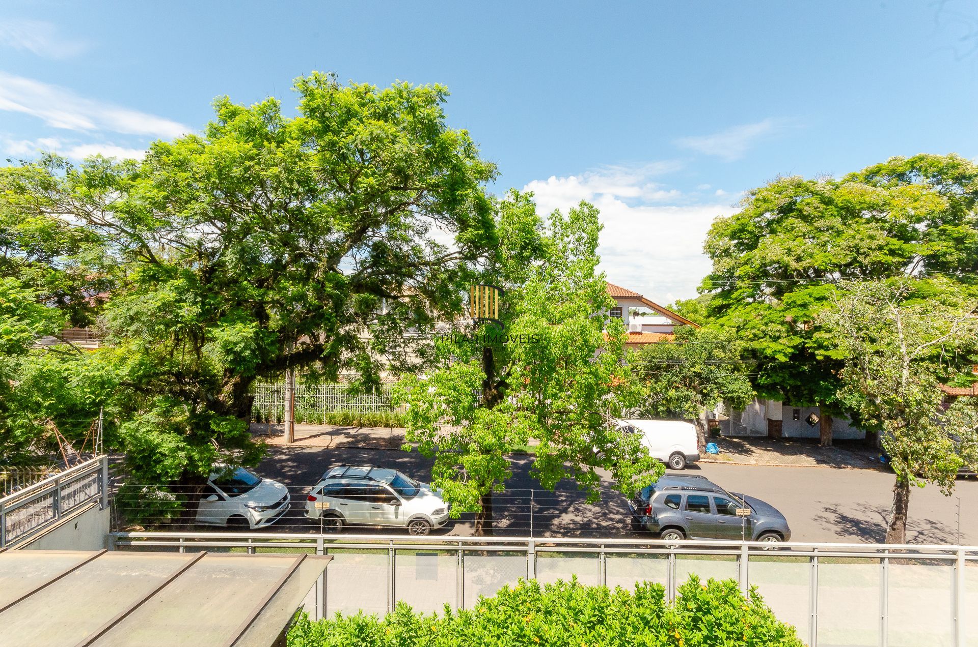 Casa de Condomínio em Porto Alegre, RS - Casa com 3 Suítes Plenas