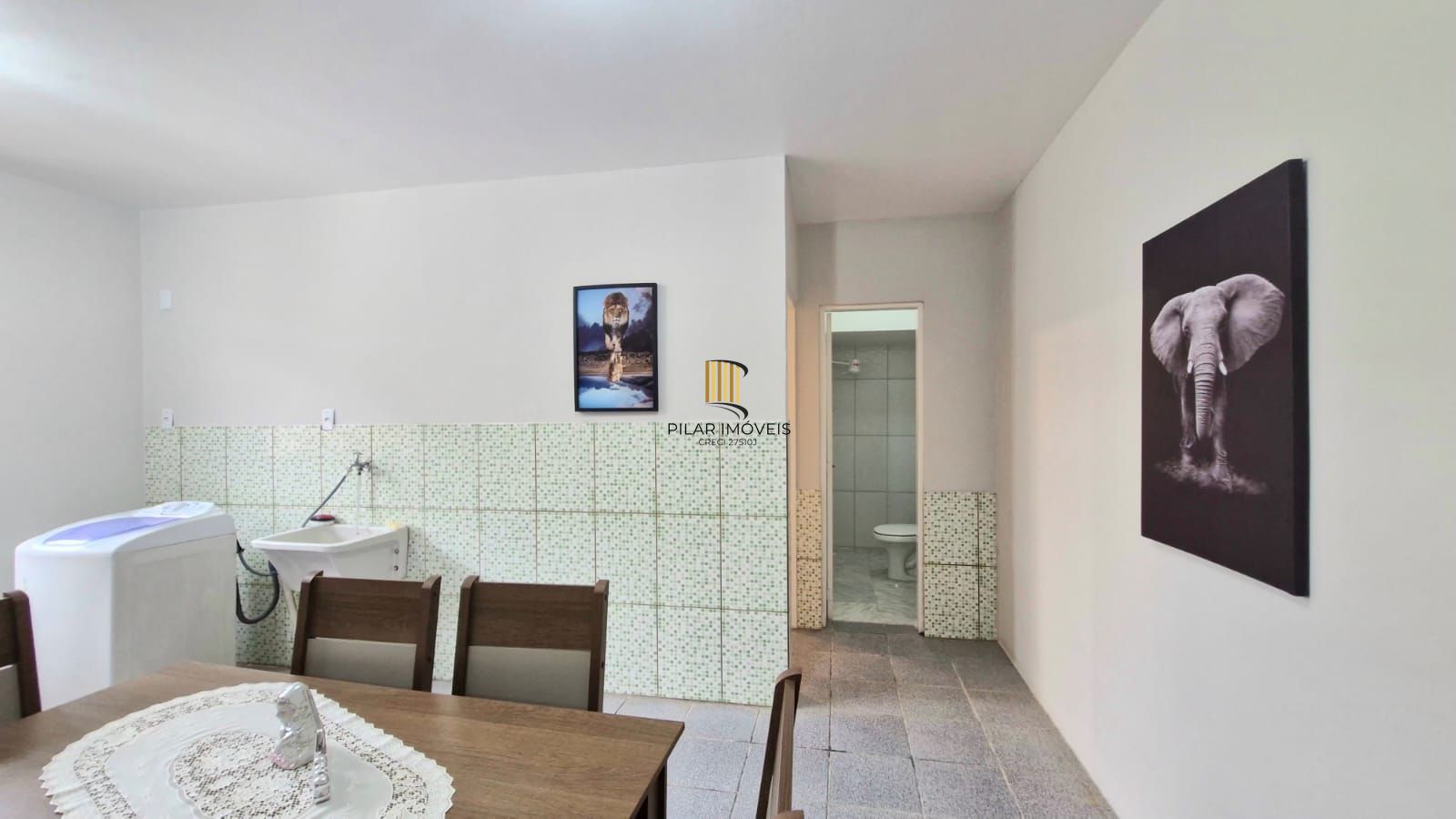 Casa a venda com 3 dormitórios no Centro de Guaíba.