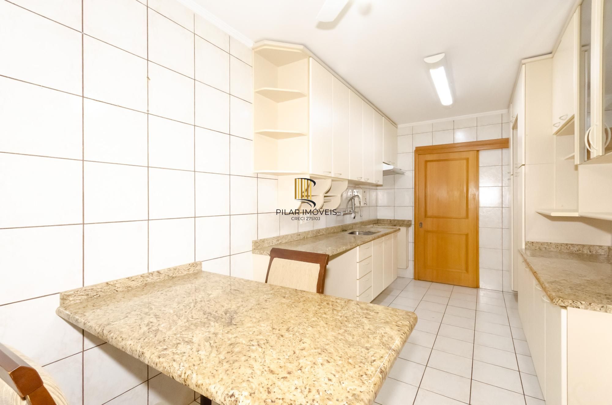 Edifício Ione Apartamento 3 dormitórios no Bairro Petrópolis