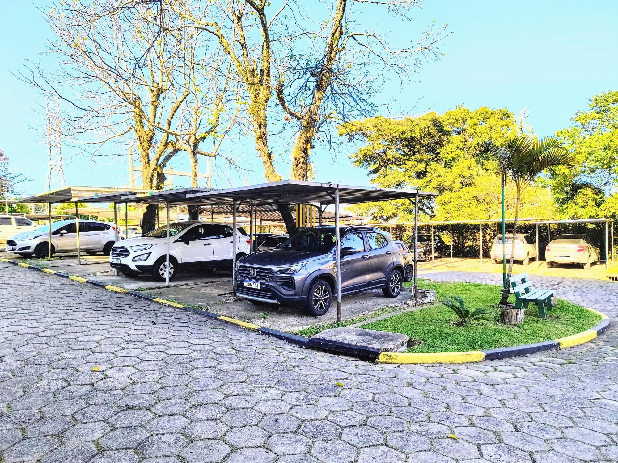 Apartamento 2 dormitórios com 2 vagas no bairro Nonoai