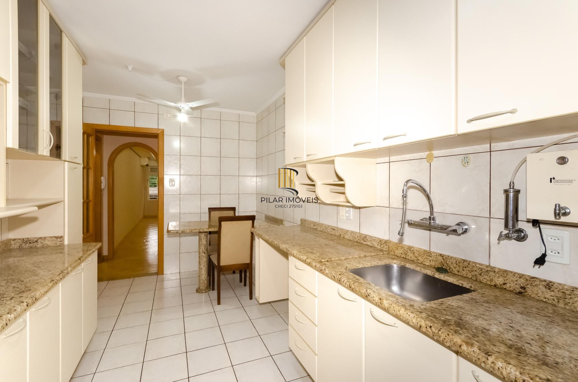 Edifício Ione Apartamento 3 dormitórios no Bairro Petrópolis