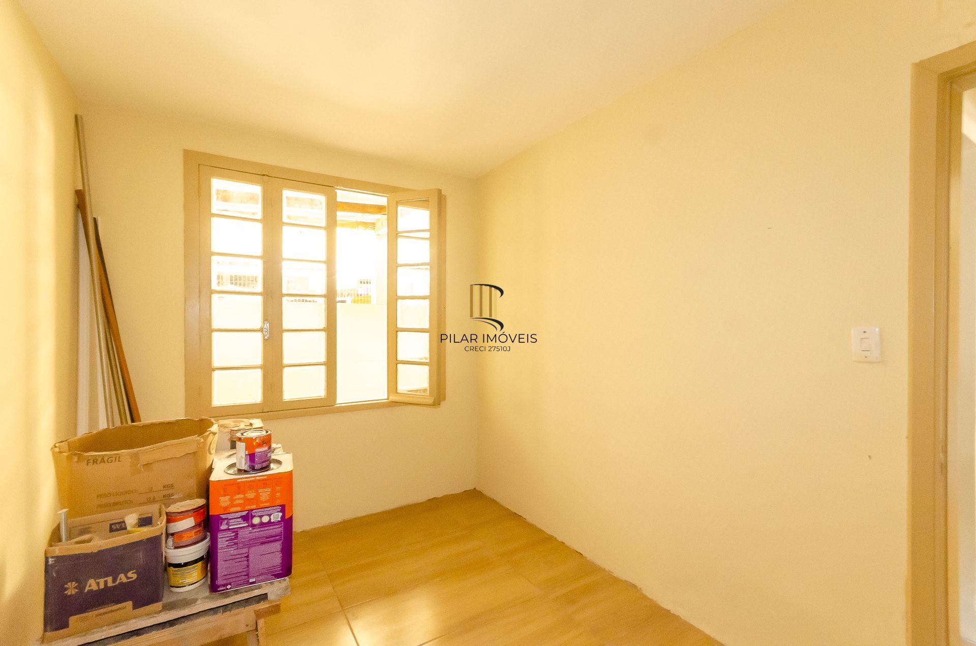 Edifício Dom Fernando Apartamento com 2 dormitórios com pátio e vaga de garagem no Partenon