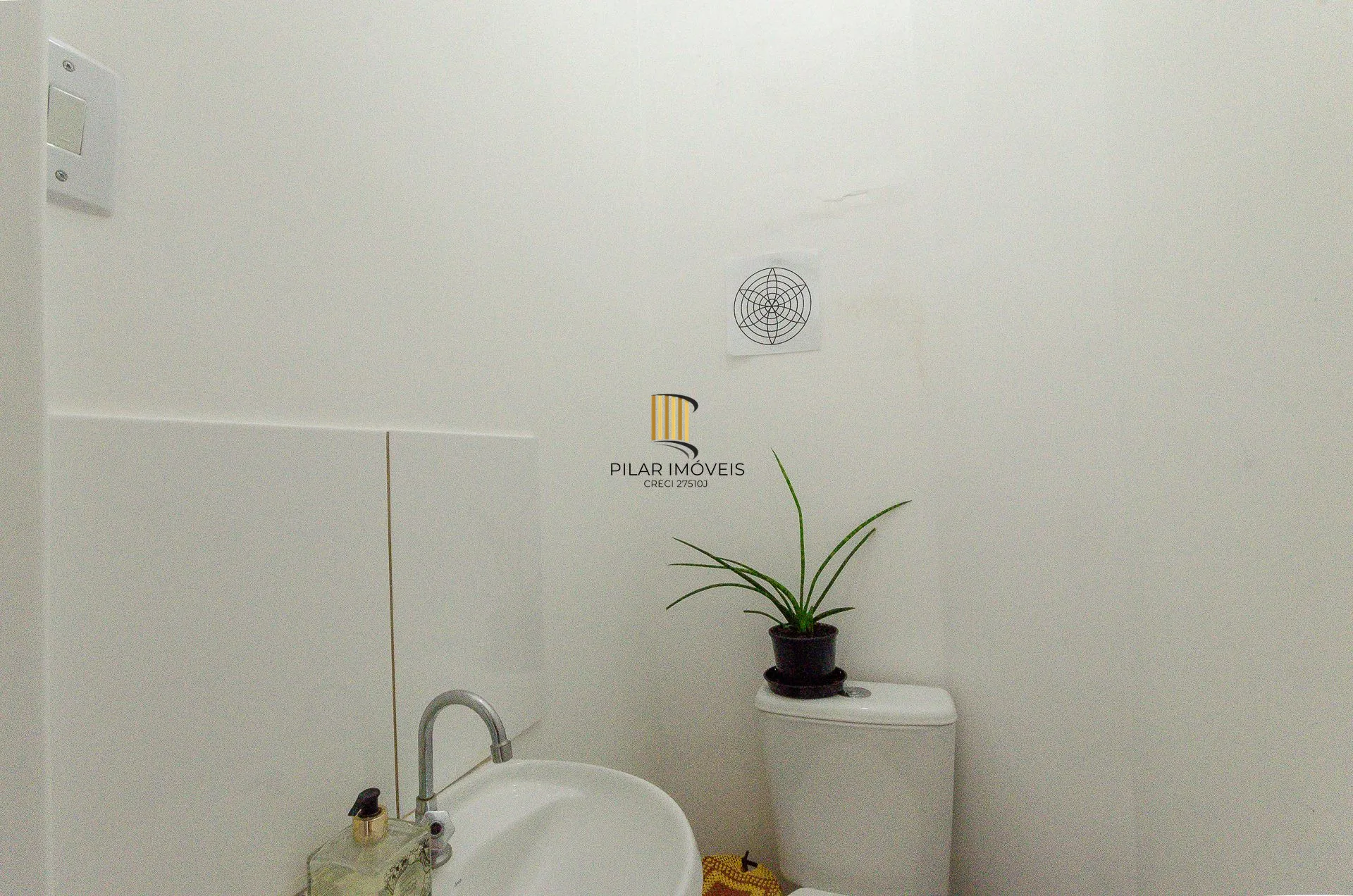 Apartamento de 1 Dormitório com Dependência de Empregada no bairro Petrópolis