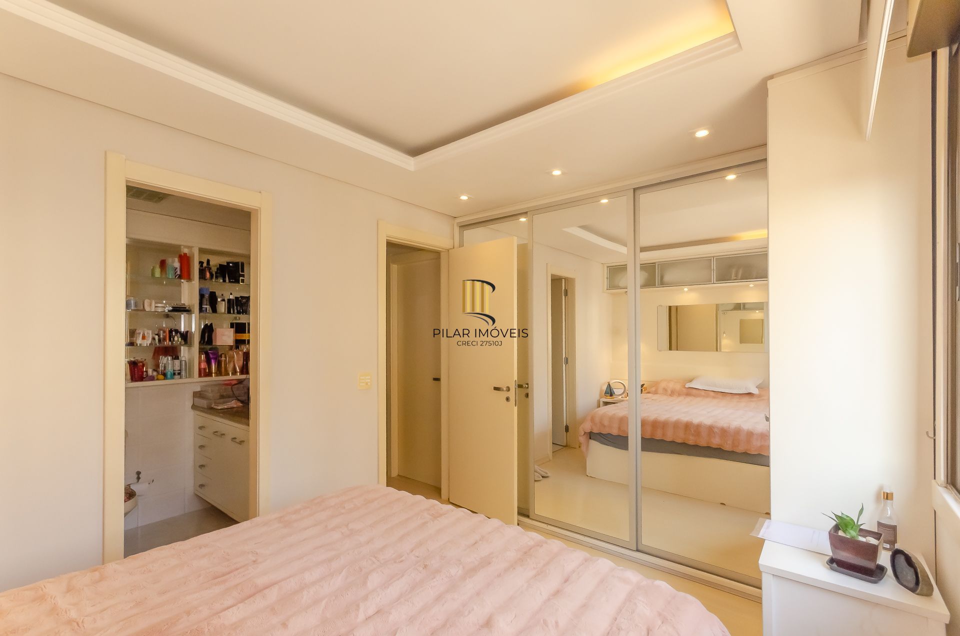 Santa Barbára Apartamento mobiliado de 3 dormitórios no bairro Passo da Areia