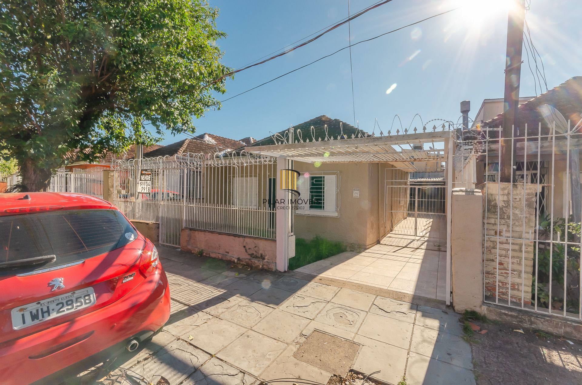 Casa a venda no bairro São José com 3 dormitórios e amplo pátio