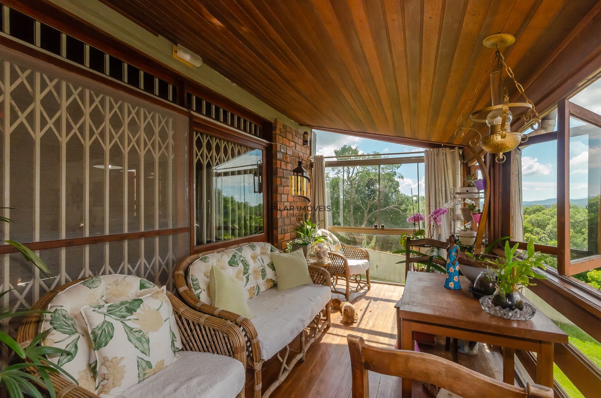 Casa Exclusiva na Zona Sul com Vista Panorâmica, Piscina e Poço Artesiano!