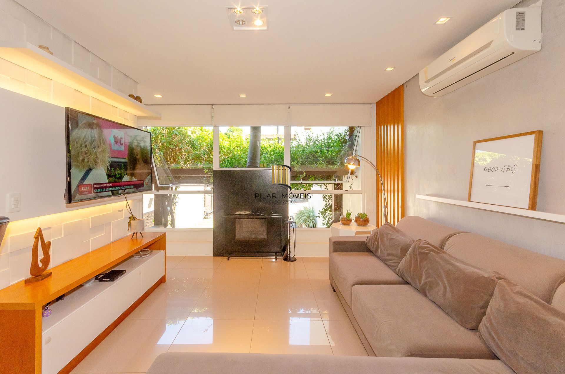 Casa de Condomínio em Porto Alegre, RS - Casa com 3 Suítes Plenas