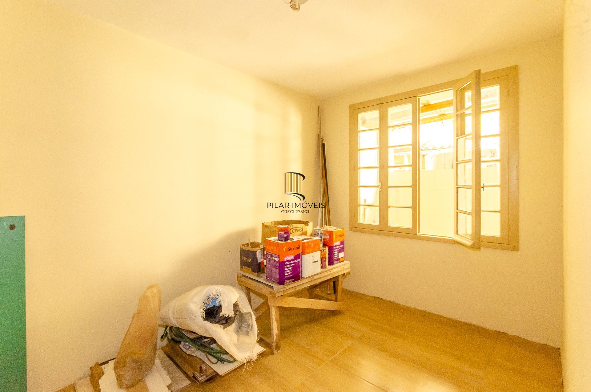 Edifício Dom Fernando Apartamento com 2 dormitórios com pátio e vaga de garagem no Partenon