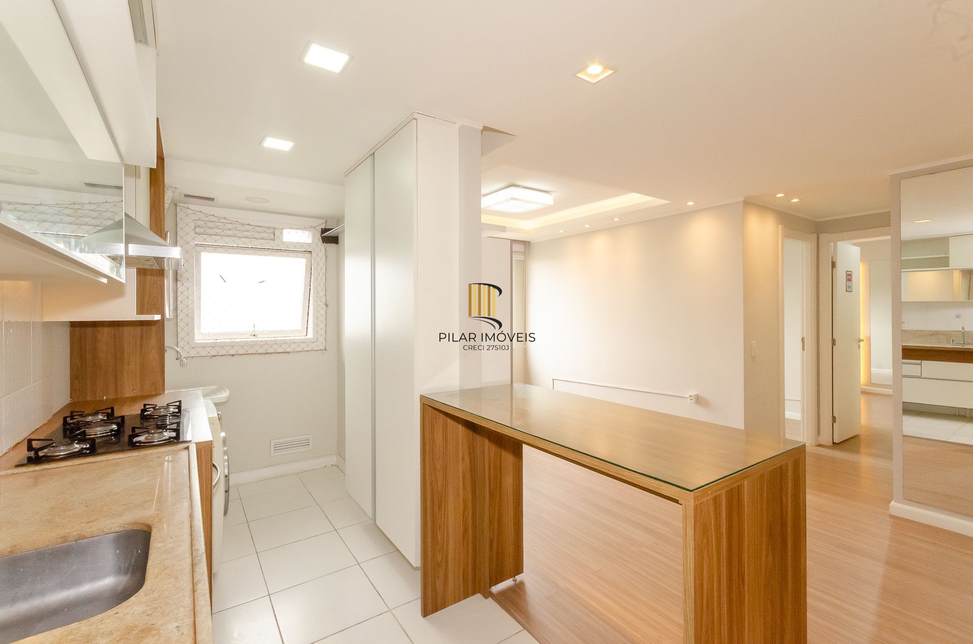 Icon Residencial Apartamento último andar de 2 dormitórios com Suíte Semi mobiliado