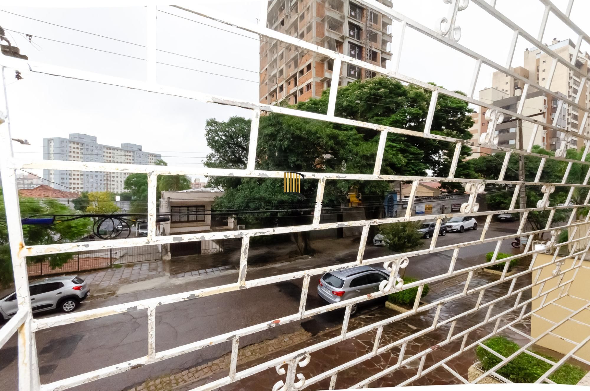 Edifício Ione Apartamento 3 dormitórios no Bairro Petrópolis