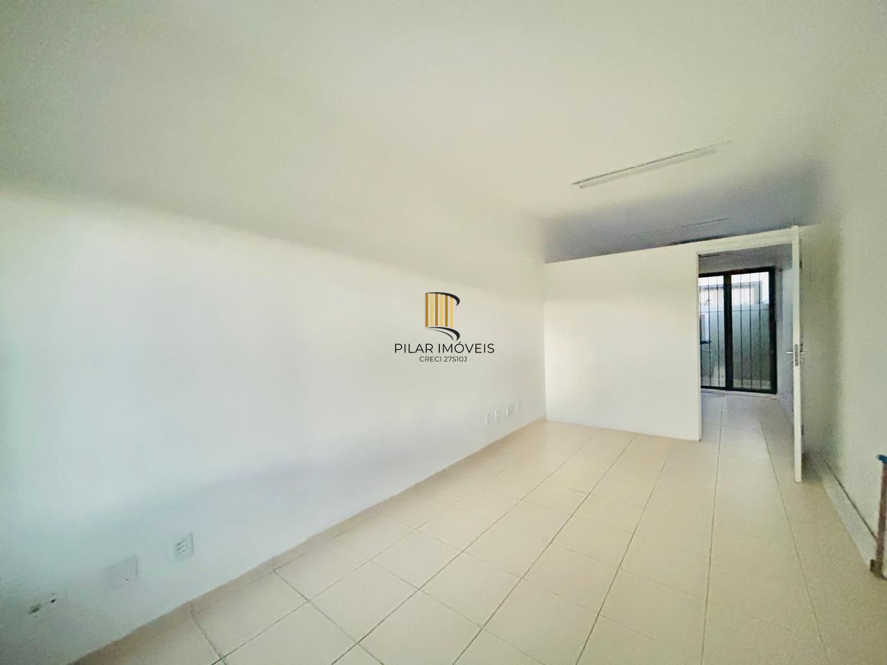 Centro Profissional El Greco Sala Comercial no Bairro Petrópolis