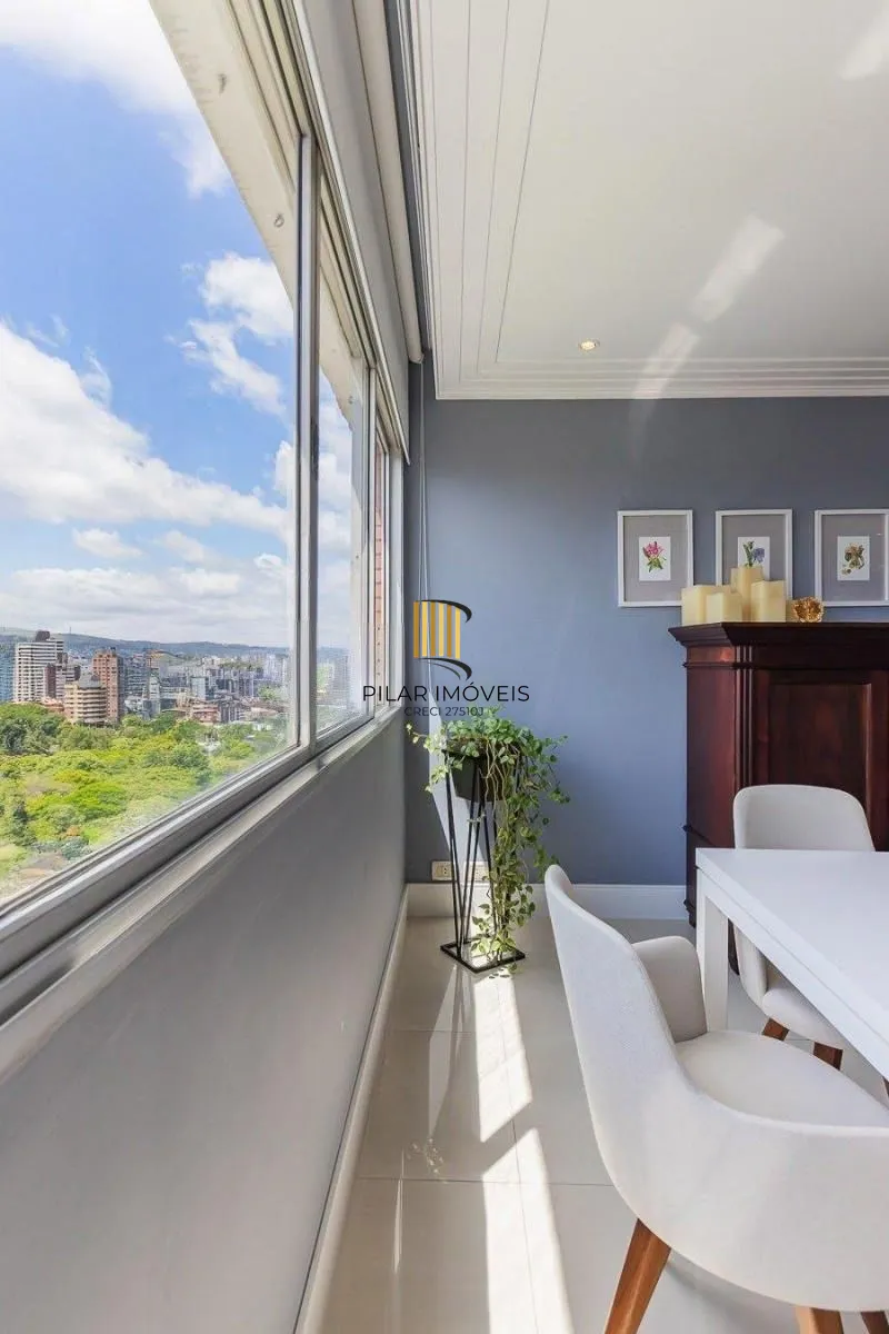 Apartamento de 3 dormitórios próximo ao Grêmio Náutico União