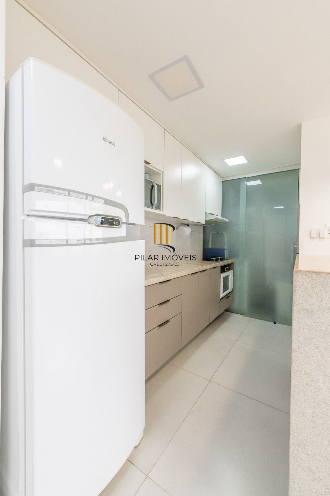 Yellow residence Apartamento de 2 Dormitórios Semimobiliado com 2 Vagas Próximo a Pucrs