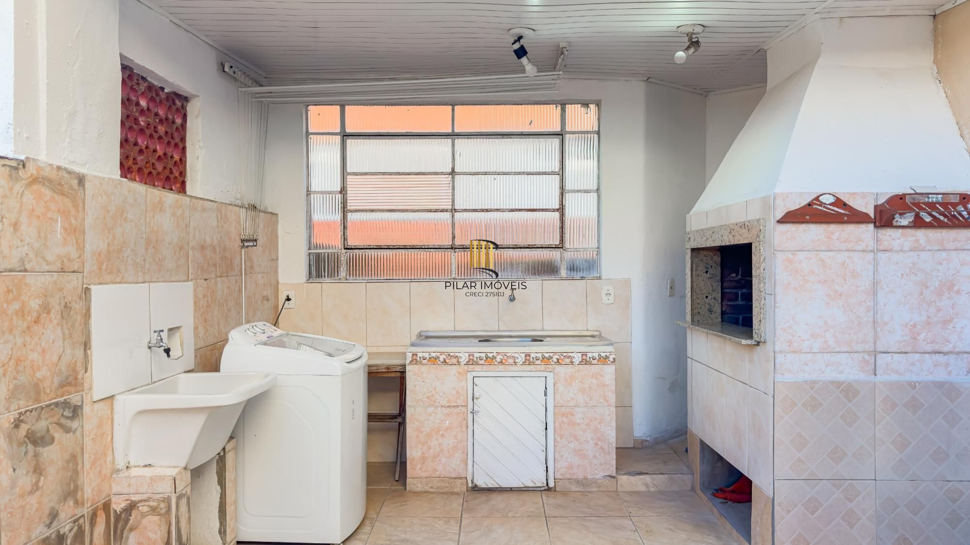Apartamento garden 2 dormitórios com suíte e 1 vaga no bairro Jardim do Salso